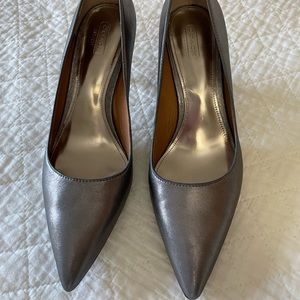 Coach pumps